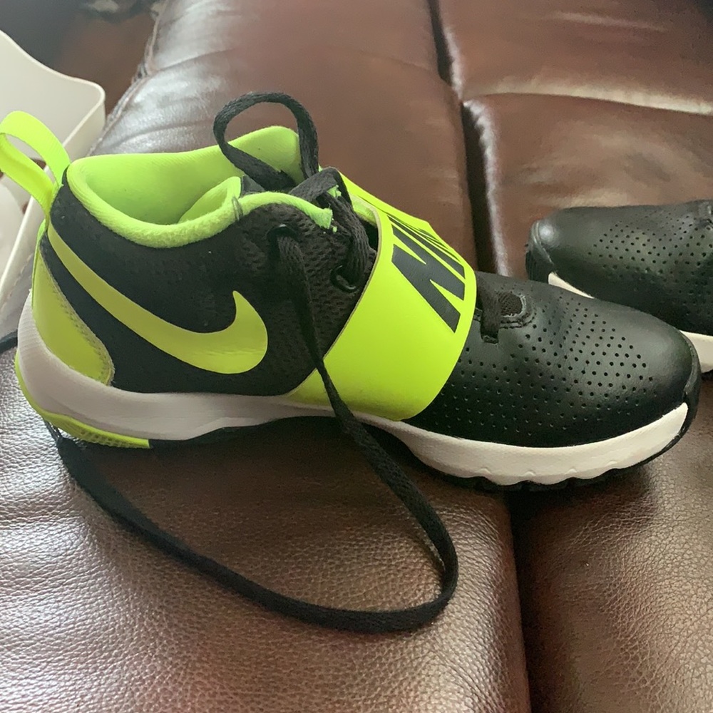Preowned size 6Y Nike team hustle - Picture 5 of 12